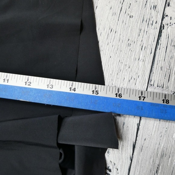 Athleta Shorts Womens Medium Black Cosmic Flutter Short Running Athletic Pockets - Picture 6 of 7